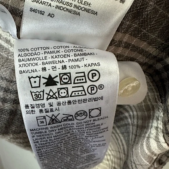 Levi's Men's Casual Plaid Shirt - Black and White - Picture 4 of 4